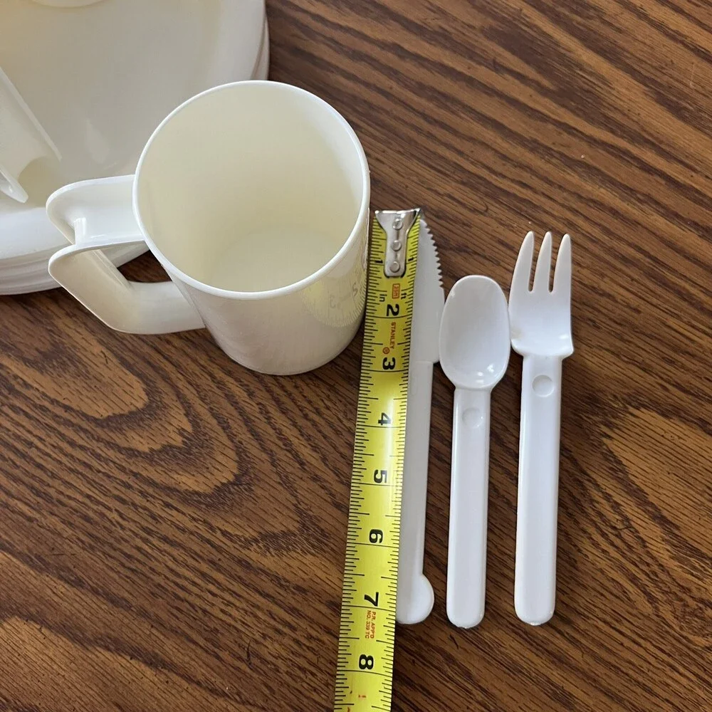 VTG 70s Picnic Camping Travel Set For 4 Heavy Duty White Plastic Acrylic Dishes